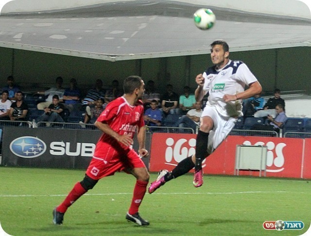 הזדמנות ענקית. טרבלסי עולה מעל בנדי (צילום: לירן דורף)