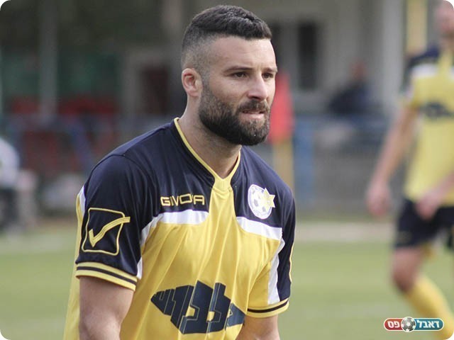 החמיץ פנדל. נג'אר (דאפר מחאמיד)