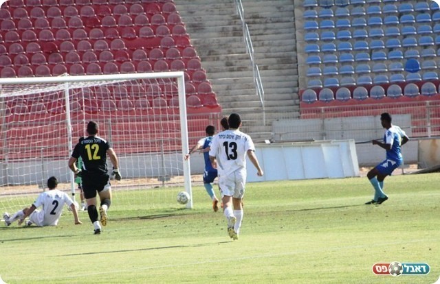 עשה הכל נכון חוץ מלכבוש. זגורי בהחמצה (צילום: שי מוגילבסקי)