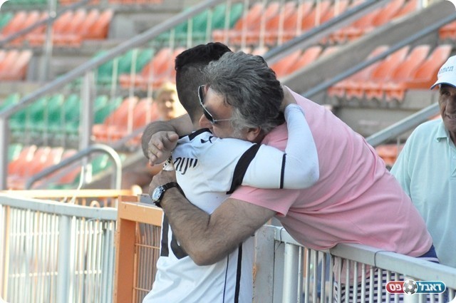 ועם אבא (חאדר אניס)