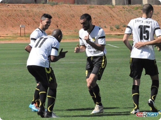 "השחקנים מבינים אותי". כהן, דוס סנטוס ורביבו (חאדר אניס)