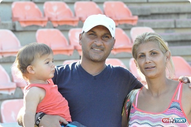 קיבל בקורת רוח את הניצחון. סירוטקין והמשפחה (חאדר אניס)