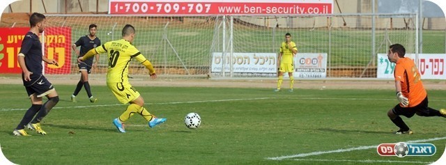 מלכודת אופסייד שכשלה. רביבו כובש (צילום: לירן דורף)