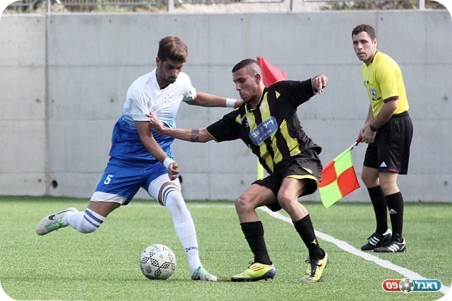 המלאבסים המשיכו לשלוט. קלטצקי מול מועלם (צילום: לירן דורף)