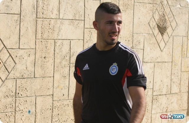 צמד בהופעת בכורה.