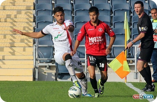 הופעת בכורה. בראשי (בלבן) ושגיא יוסף (צילום: לירן דורף)