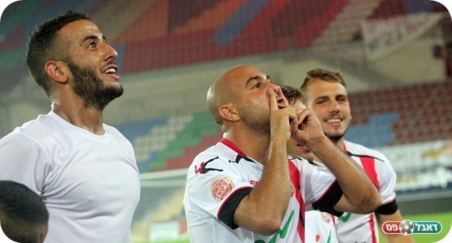 אלירן ג'ורג' משתיק את הקהל (צילום: לירן דורף)