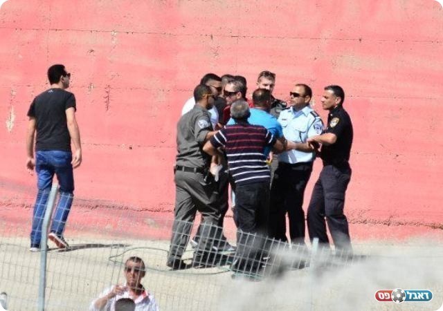 ניסיון לחמם את האווירה. המהומה ביציע (ארנון לוי)