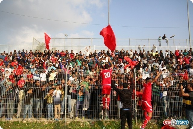 חוגגים עם הקהל (צילום: אנס אבודעבס)