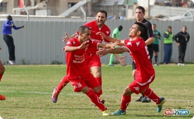 כובש זה שבוע שני ברציפות. אלעתמין חוגג (צילום: אנס אבודעבס)