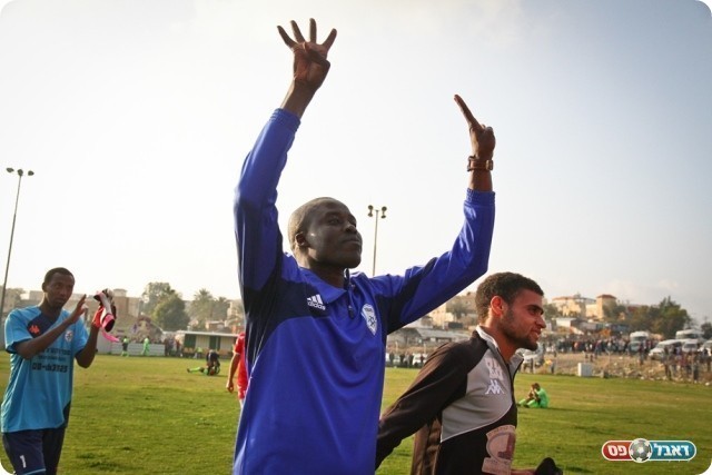 מסמן את התוצאה. אלסנע (צילום: אנס אבודעבס)