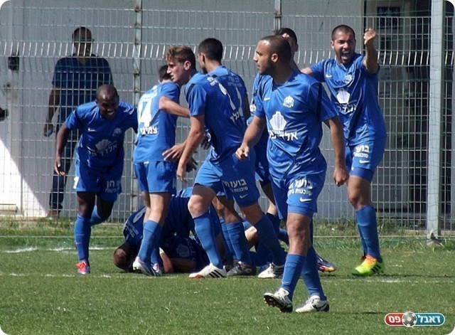 לא ידעו נפשם משמחה. חוגגים את השער (אייל אורן)