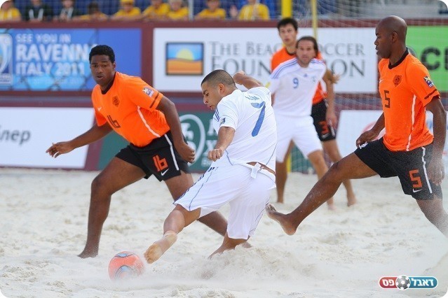 ישתתפו באולימפיאדה ? אדם לם מול הולנד(צילום: אתר BSWW.COM) 