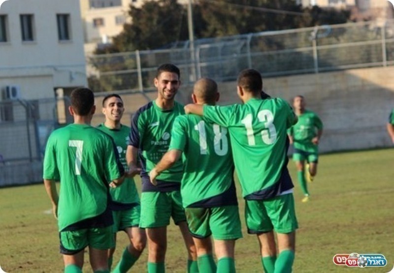 חולמים פליאוף עליון. שחקני עין מאהל (חאדר אניס)