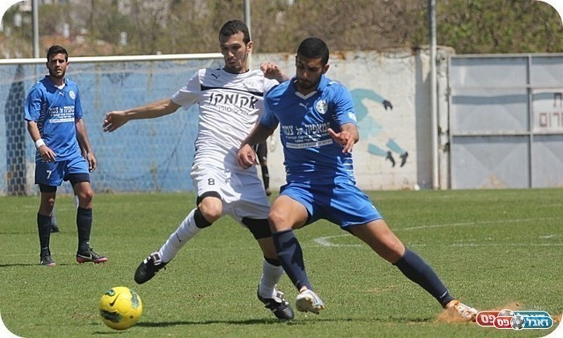 דוד אפנג'ר (בכחול. לירן דורף)