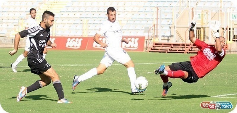 רוברט ארחיל (משמאל). צמד לזכות רובי שפירא חיפה (לירן דורף)