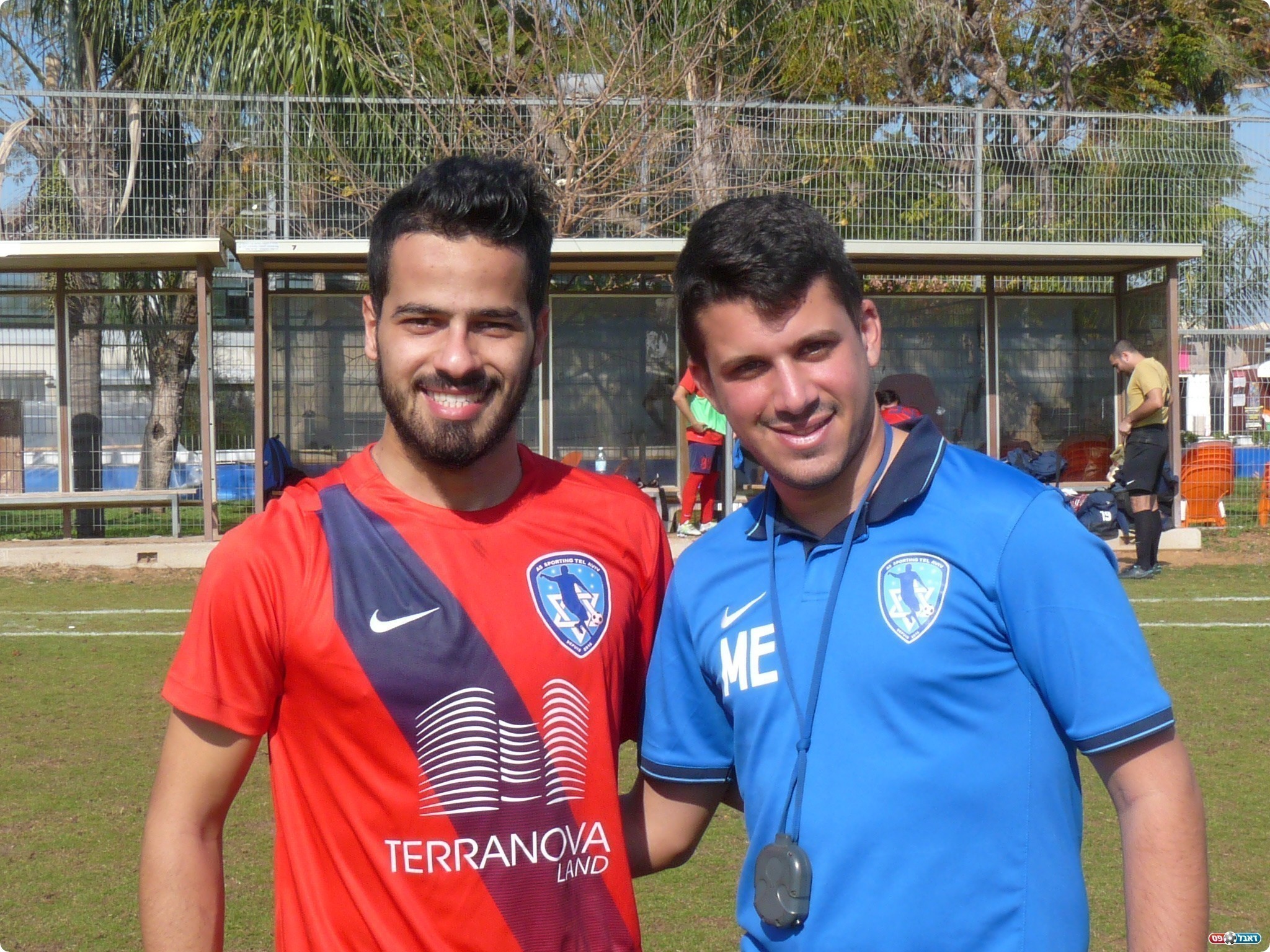 מיכאל אשכנזי (מימין) (אלי שמואלי)