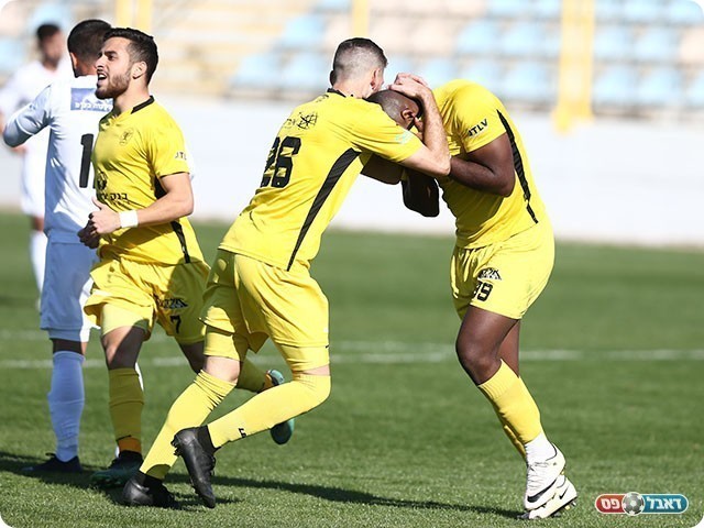 גובזה לאחר השער (payperlens)