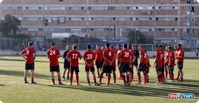 שחקני קטמון באימון הפתיחה. הרבה פרצופים חדשים (צילום: גיא יצחקי, אתר קטמון)