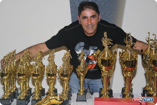 אחד מהם היה של שושן. אבי כץ והגביעים (צילום: מיכאל פישנזון)