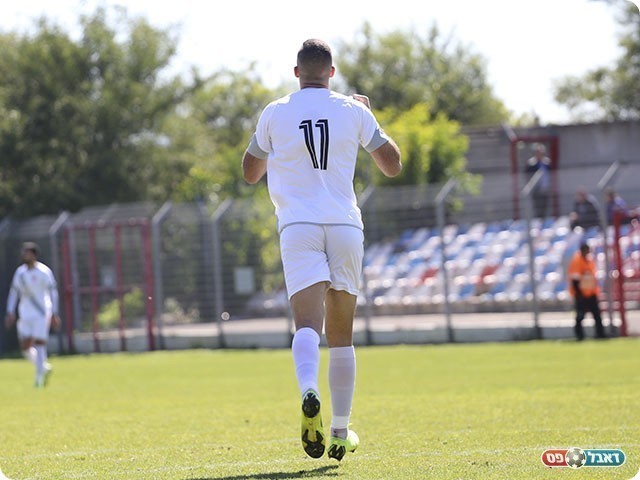 החלוץ חוגג (עדי מלול)