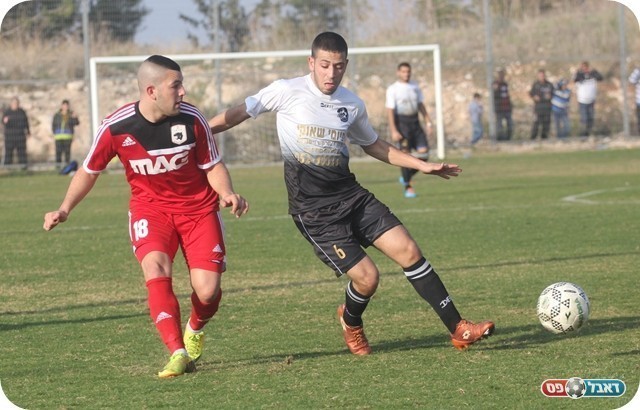 נחלצו מפיגור מוקדם. טל משעלי מול שווהנה (צילום: לירן דורף)