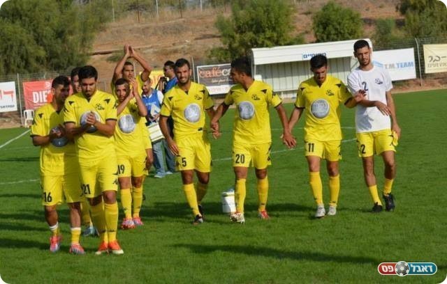 הפער עדיין שלוש. שחקני קריית גת בסיום (צילום: ולדי מויסייב)