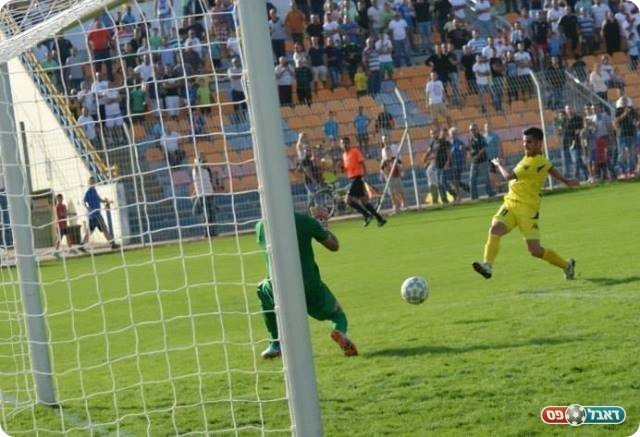 שבר את הקרח. עובדיה כובש (צילום: ולדי מויסייב)