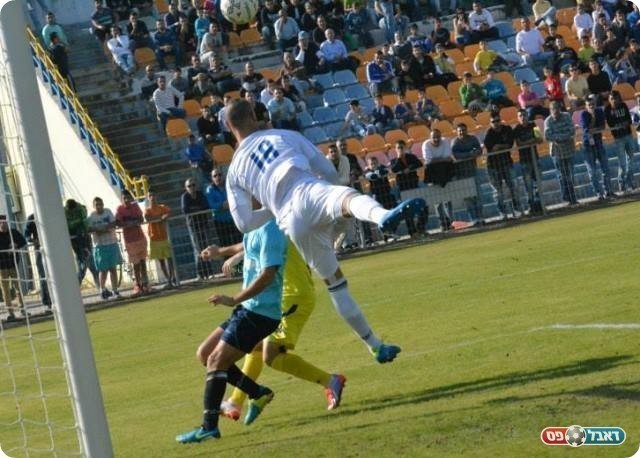 איש המשחק של בת ים. למל בפעולה (צילום: ולדי מויסייב)