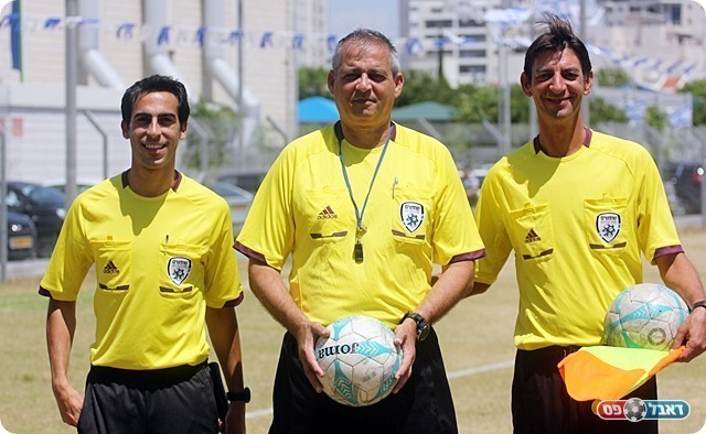 משפחת אוסדון, שי במרכז ורפי מימין (לירן דורף)