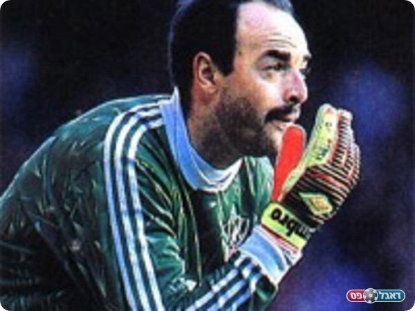 שוער ליברפול ברוס גרובלאר.