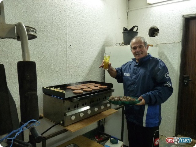 כל יום רביעי. גיני וההמבורגרים (צילום: אלי שמואלי)