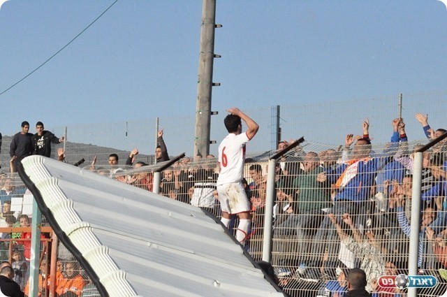 חוגגים כאילו ניצחו. איאד מנאע (צילום: מוחמד חאדר אניס)