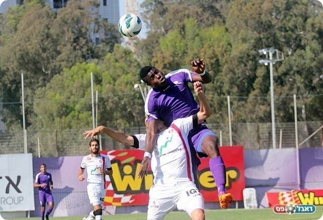 קהינדה רוכב על חוטה (לירן דורף)