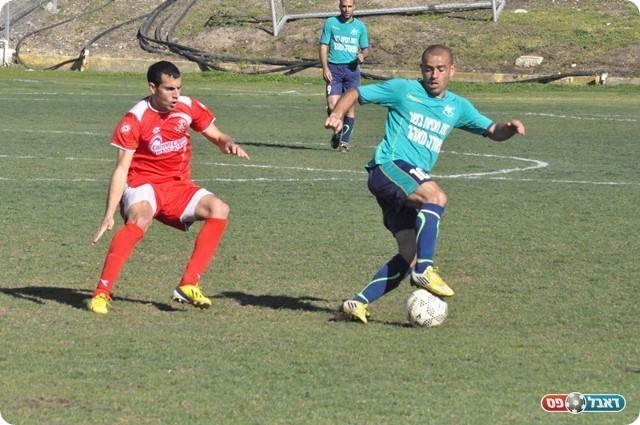 האורחים היו טובים יותר. אזולאי (בירוק) וטאטור (צילום: חאדר אניס)