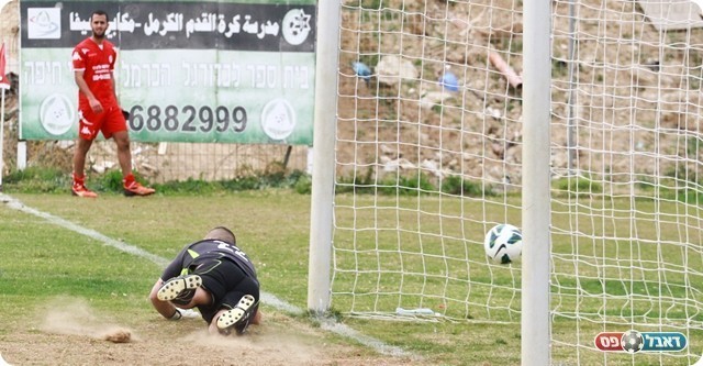 סגר עניין. ג'ורנו נכנע לשלישי (צילום: אנס אבודעבס)