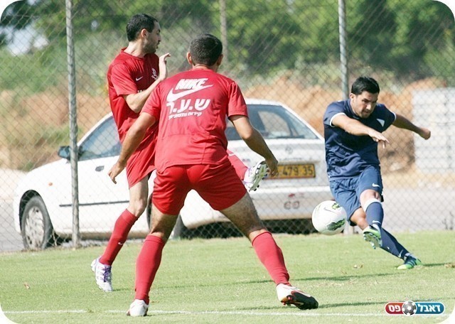 פנים חדשות. סרור (בכחול. צילום: לירן דורף)