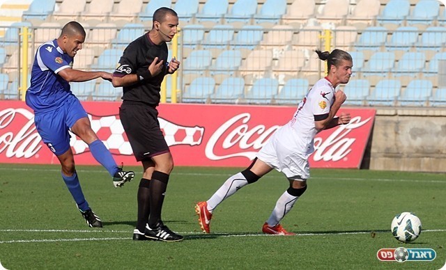 רן מלכה מפגיז את צ'ברטוק וגם את השופט (לירן דורף)