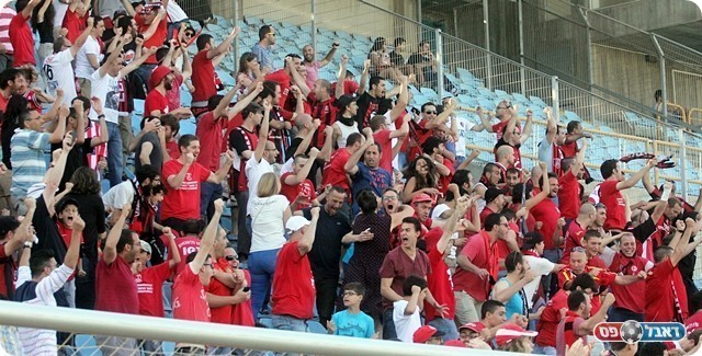 הרגע הכי שמח שלהם במשחק, אוהדי קטמון חוגגים שוויון (לירן דורף)