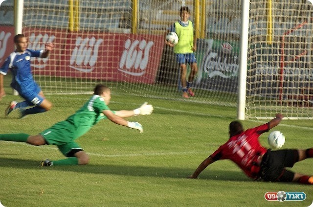 החמצות מסמרות שיער. שמש מחטיא (צילום: אייל אורן)