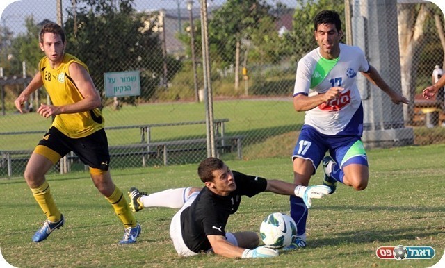 החמצה גדולה. ברדה עובר את ארקין (צילום: לירן דורף)