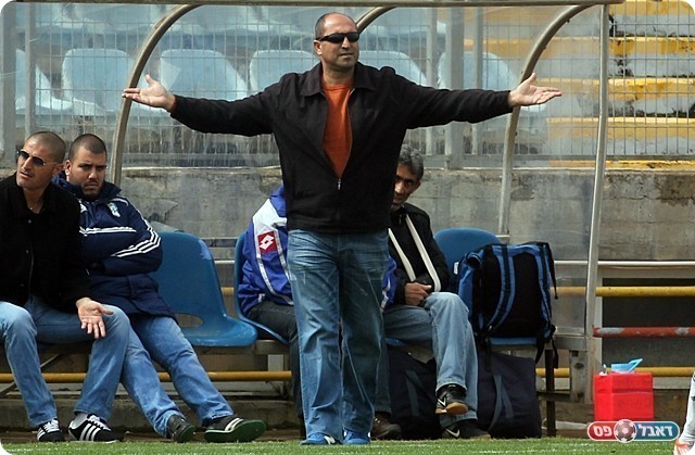 רבינוביץ' מאמן צור שלום במתח.