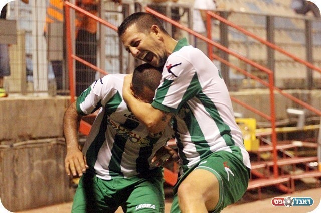 הרצליה תקפה, דליה כבשה. דוד פורץ, כובש וחוגג (צילום: לירן דורף)