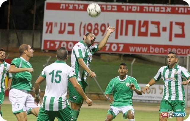 פנדל מוצדק. נגיעת היד של חשאן (צילום: לירן דורף)