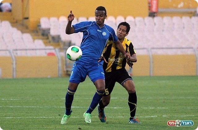 חגי יצחק מול בונקר. בין היחידים שממש ניסה בבאר שבע (לירן דורף)