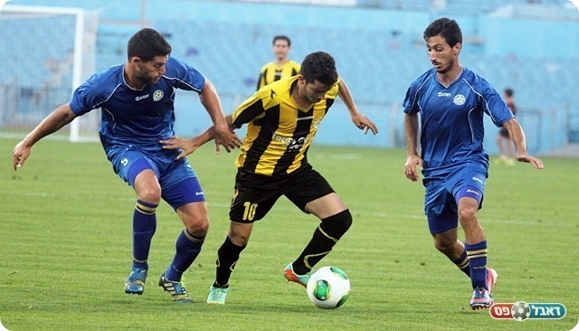 מנחם מסתדר עם לוי ואפריאט, שער נצחון יקר מפז (לירן דורף)