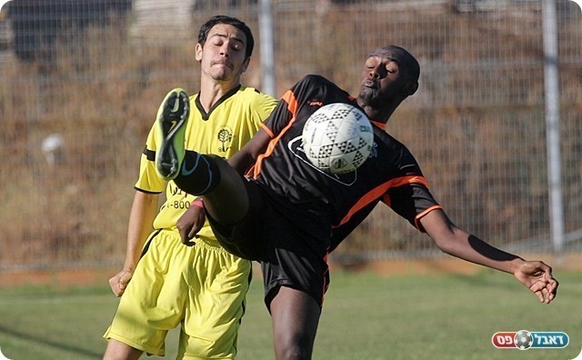יוסף חיים וגל יער במאבק צמוד (לירן דורף)
