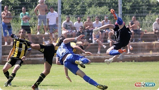 גם אקרובטיקה הייתה לנו. מיזרחה, כהן וחלויאן מרחפים (לירן דורף)