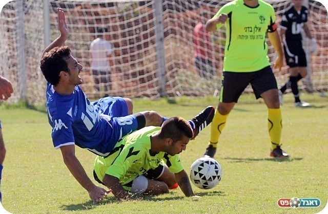 שער גדול. צרפתי ודריי במאבק (צילום: לירן דורף)