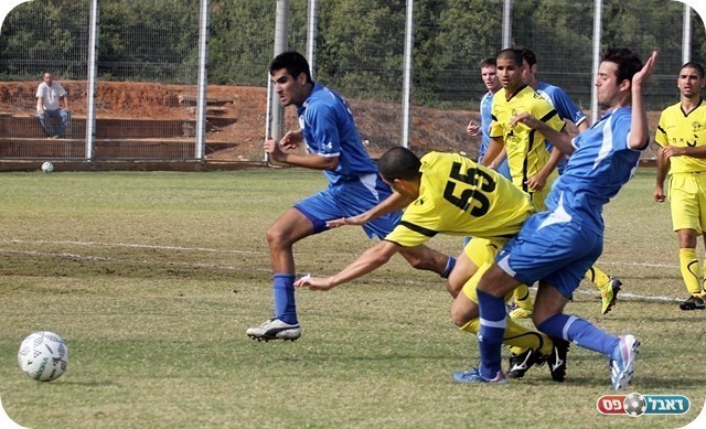 מגע קל. הפנדל שלא היה (צילום: לירן דורף) 